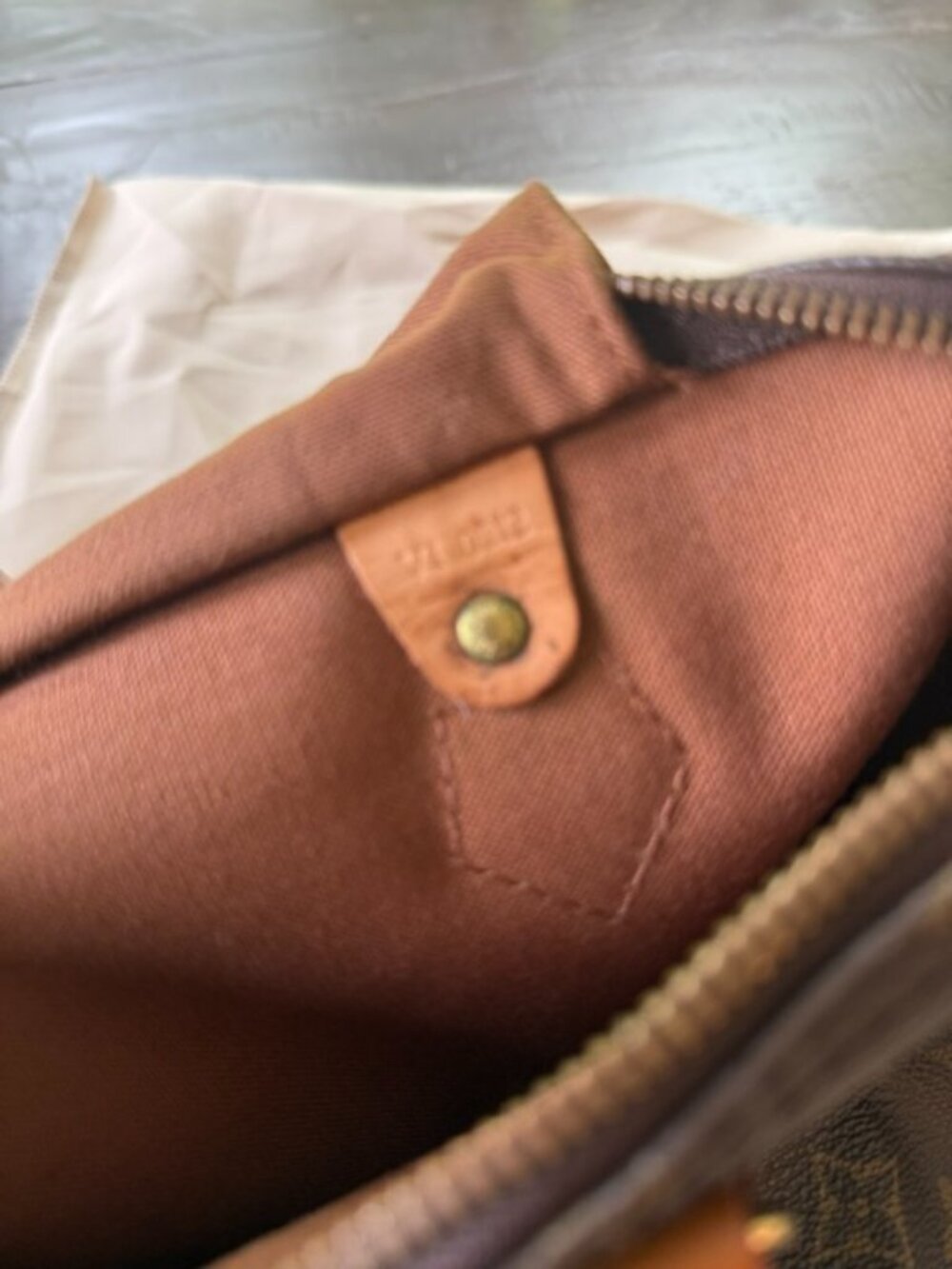 Louis Vuitton Speedy Handbag - Picture 5 of 5